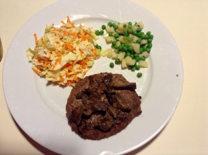 Bison Burger, cole slaw