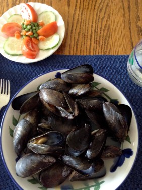 Mussels with Vegetable Plate
