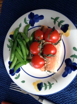 Roasted slamon w: tom + sug-snap peas