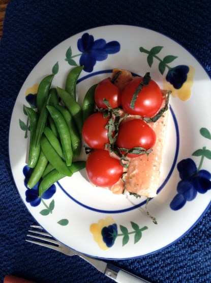 Roasted slamon w: tom + sug-snap peas
