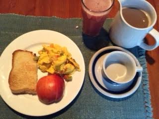 Vegetable Scramble w: toast, apple