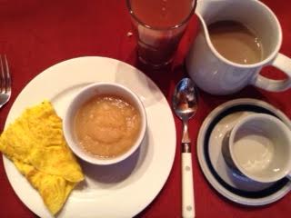 cheese omelette w: applesauce