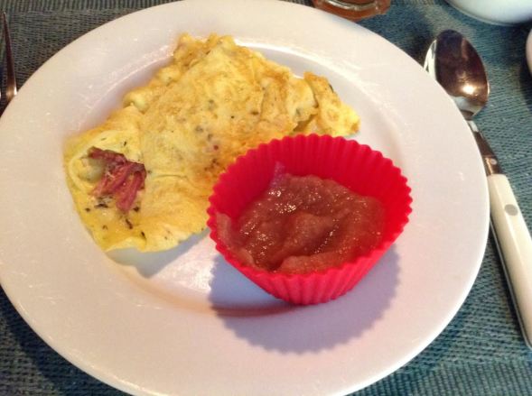 ham-cheese-scromlette-w-applesauce