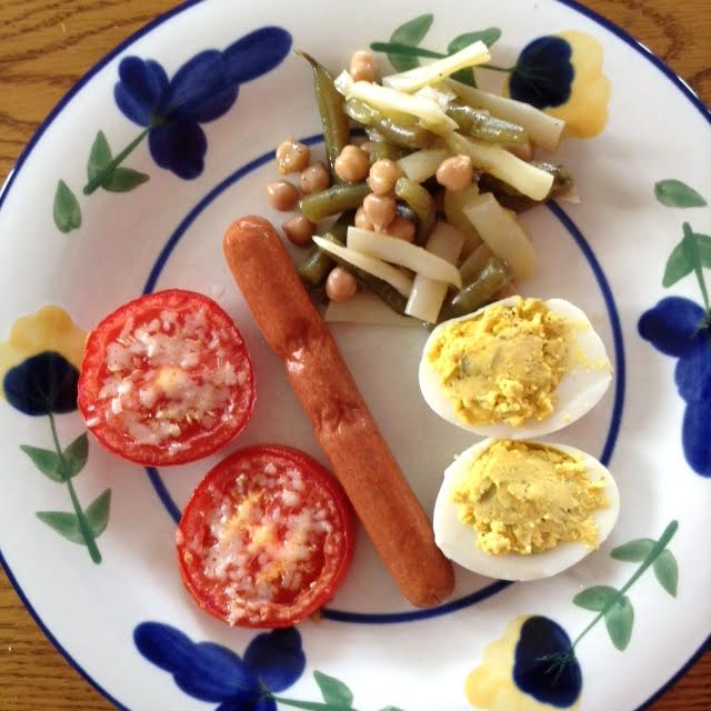 Hot Dog w: 4-bean salad