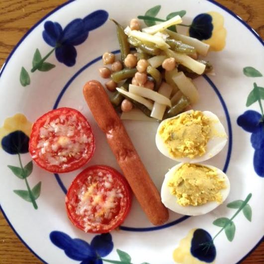 Hot Dog w: 4-bean salad