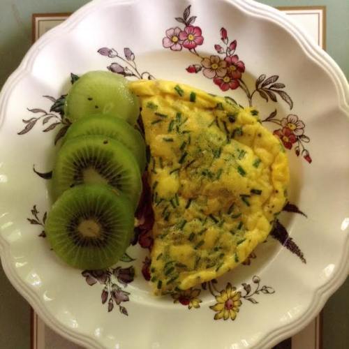 Parmesa-Chive Bake w: kiwi