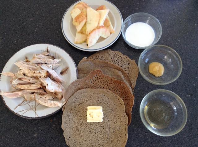 Apple-Chicken Crepes, mise